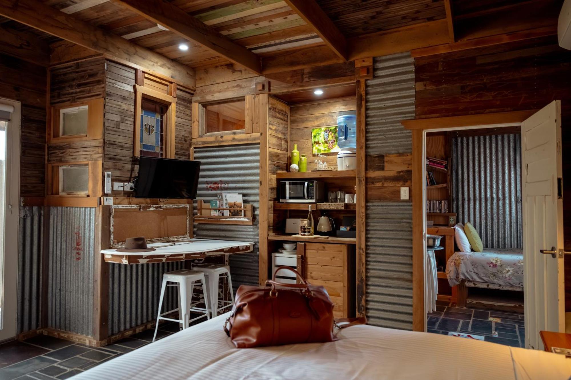 Bed In A Shed Vineyard Stay Watervale 外观 照片